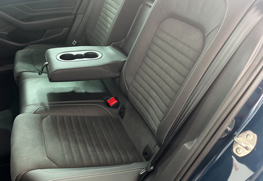 Volkswagen Passat B8 2021 синій