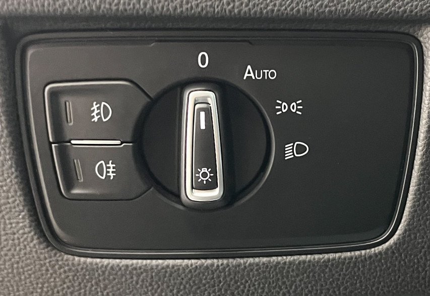 Volkswagen Passat B8 2021 синій