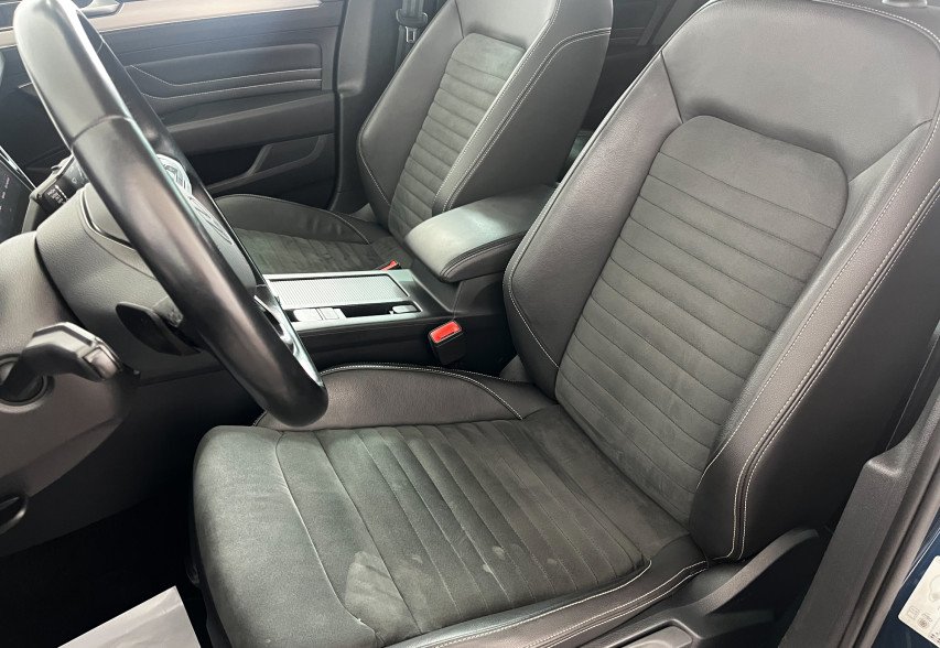 Volkswagen Passat B8 2021 синій
