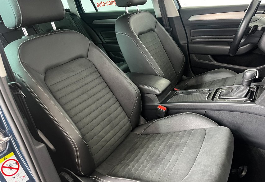 Volkswagen Passat B8 2021 синій