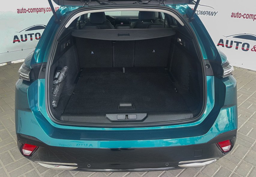 Peugeot 308 2022 зелений
