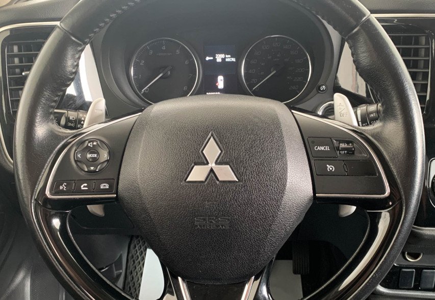 Mitsubishi Outlander  2016 чорний