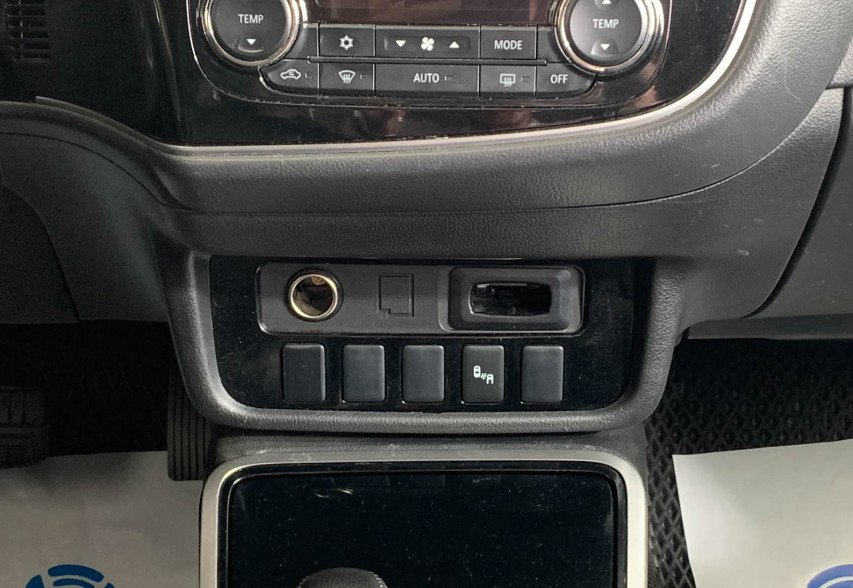 Mitsubishi Outlander  2016 чорний