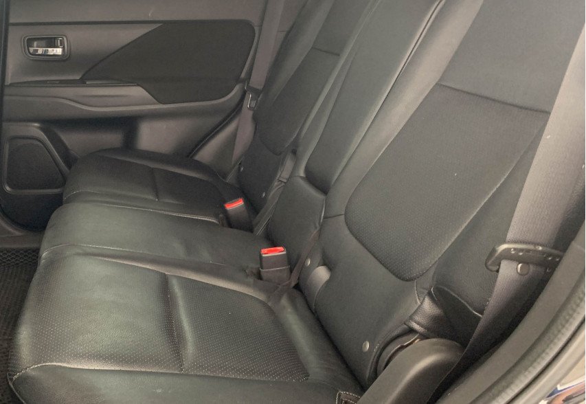 Mitsubishi Outlander  2016 чорний