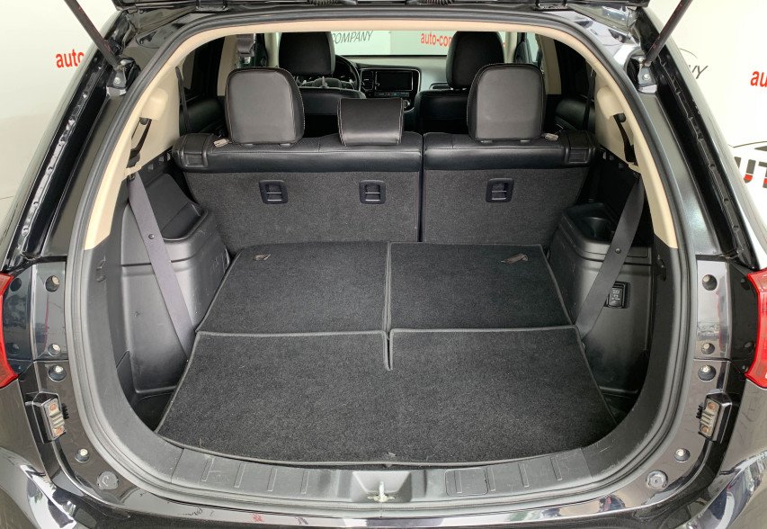 Mitsubishi Outlander  2016 чорний