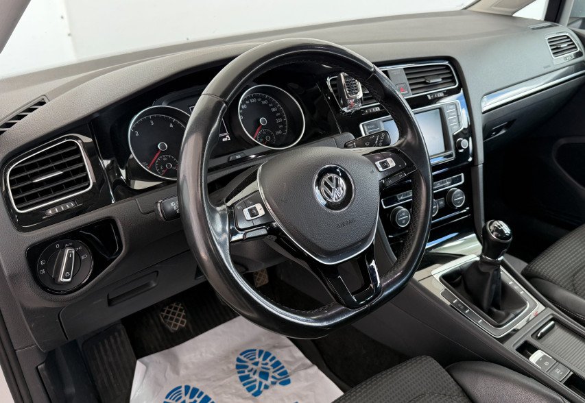 Volkswagen Golf VII 2016 сірий