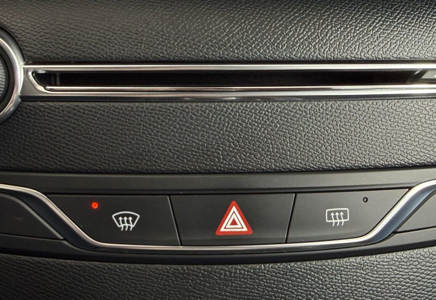 Peugeot 308 2019 синій