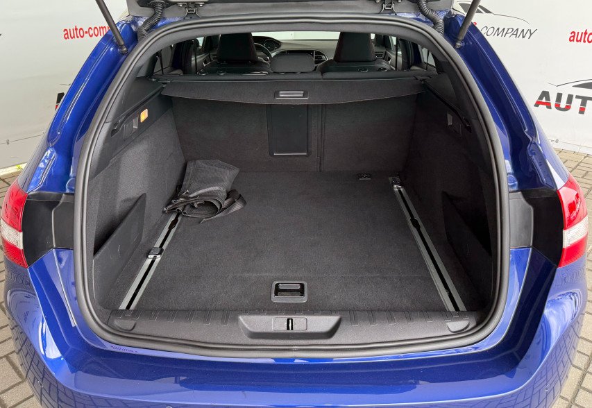 Peugeot 308 2019 синій