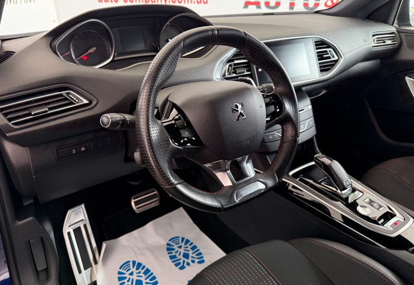 Peugeot 308 2019 синій