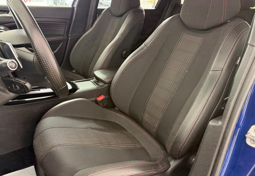 Peugeot 308 2019 синій