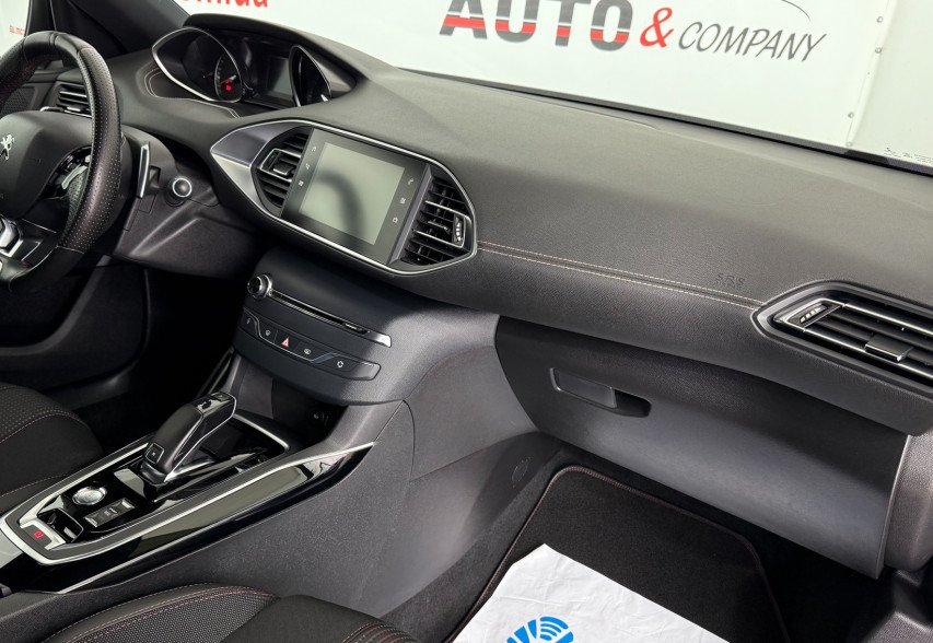 Peugeot 308 2019 синій