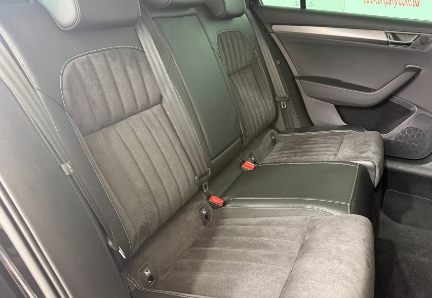 Skoda Superb 2021 Чорний