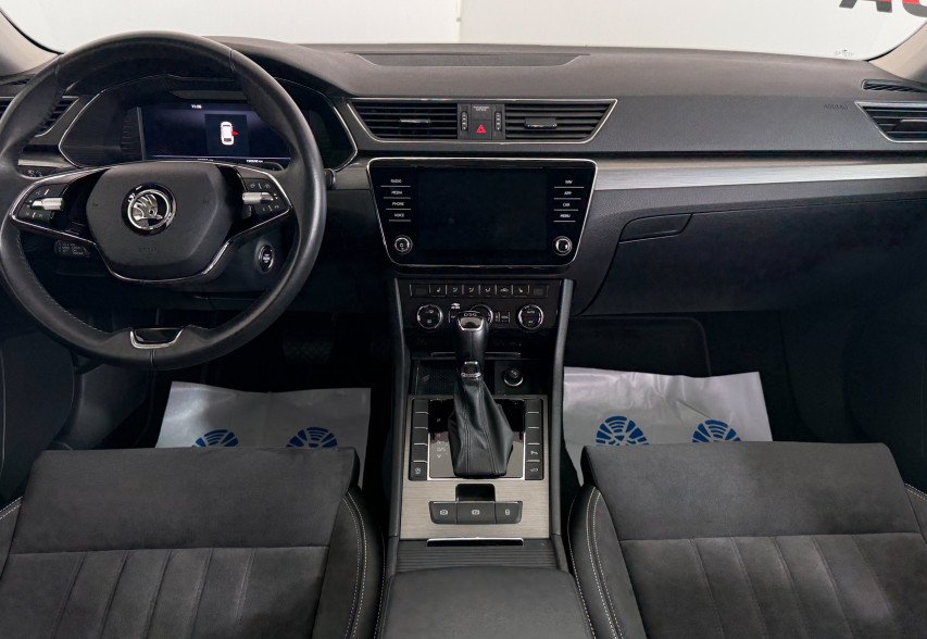 Skoda Superb 2021 Чорний