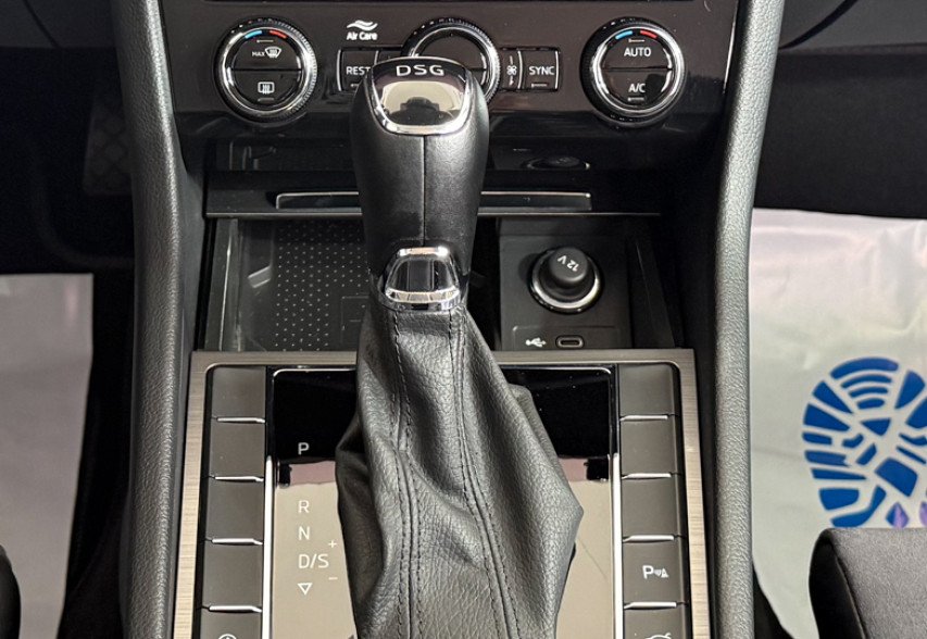 Skoda Superb 2021 Чорний
