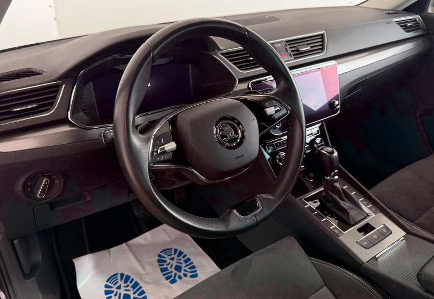 Skoda Superb 2021 Чорний
