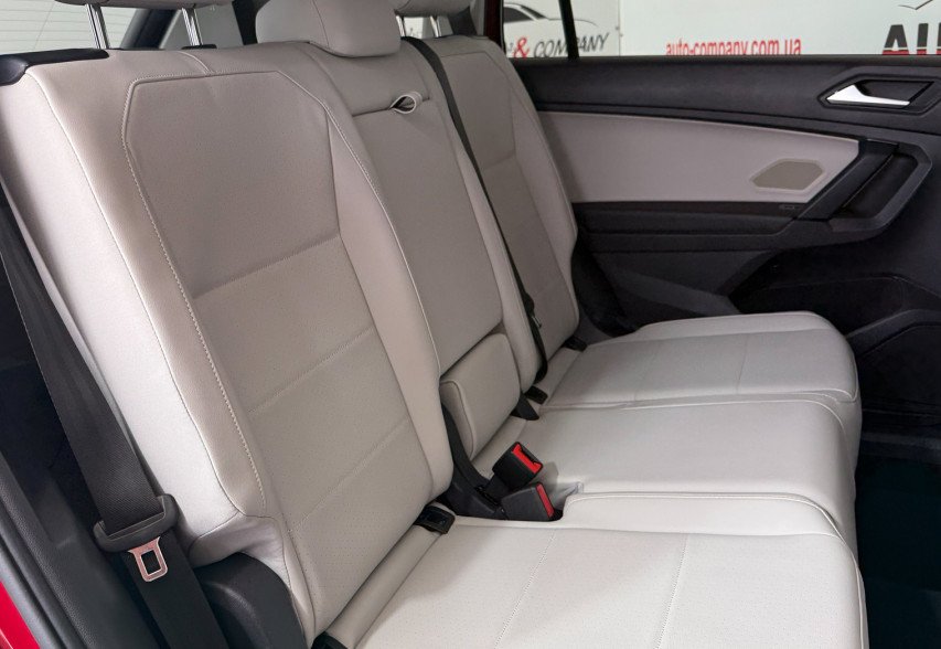 Volkswagen Tiguan Allspace 2018 Червоний