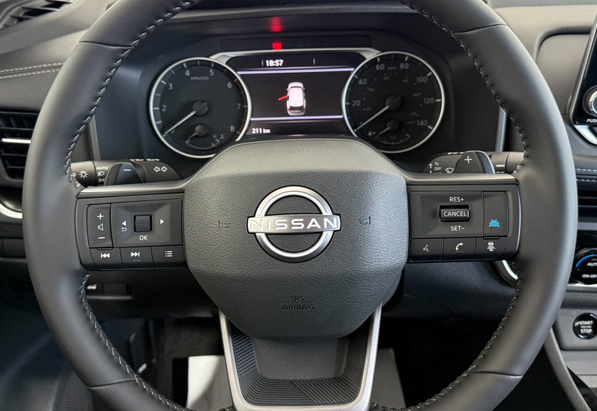 Nissan Rogue 2025 білий