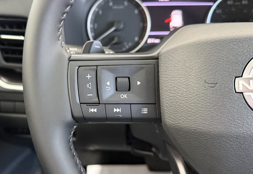 Nissan Rogue 2025 білий
