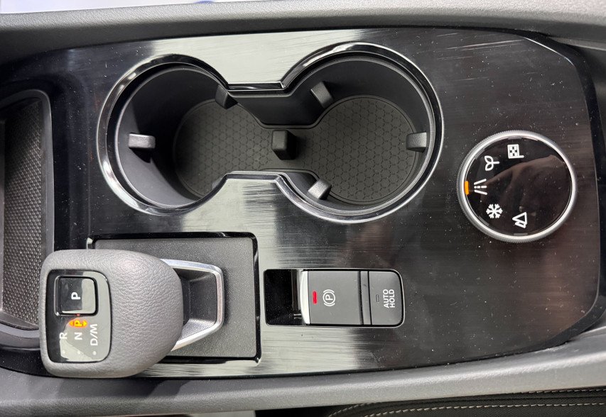 Nissan Rogue 2025 білий