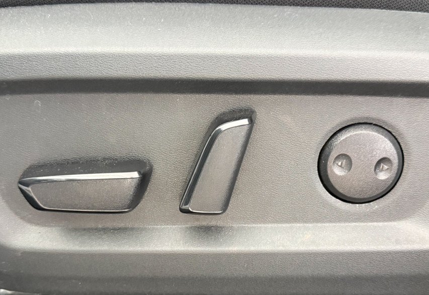 Nissan Rogue 2025 білий