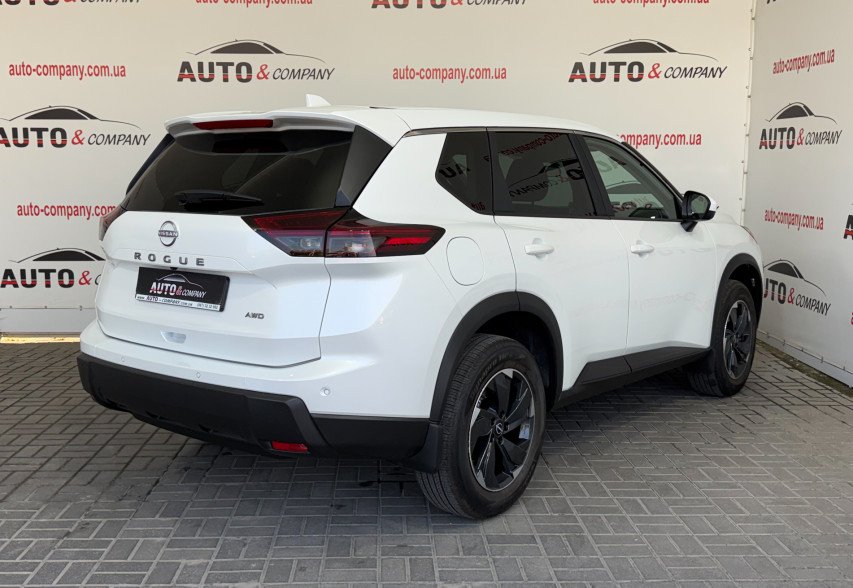 Nissan Rogue 2025 білий