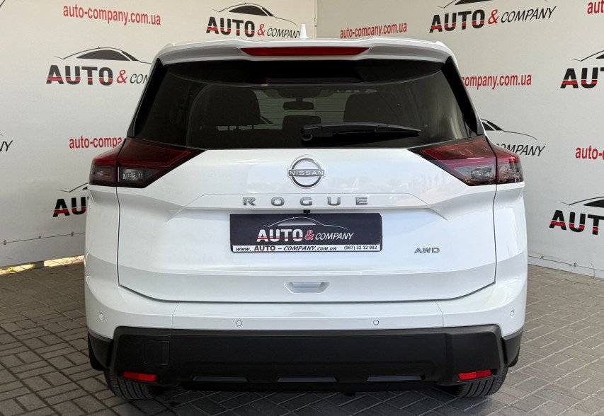 Nissan Rogue 2025 білий