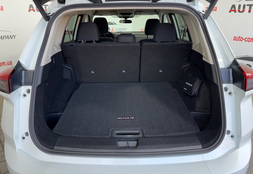 Nissan Rogue 2025 білий