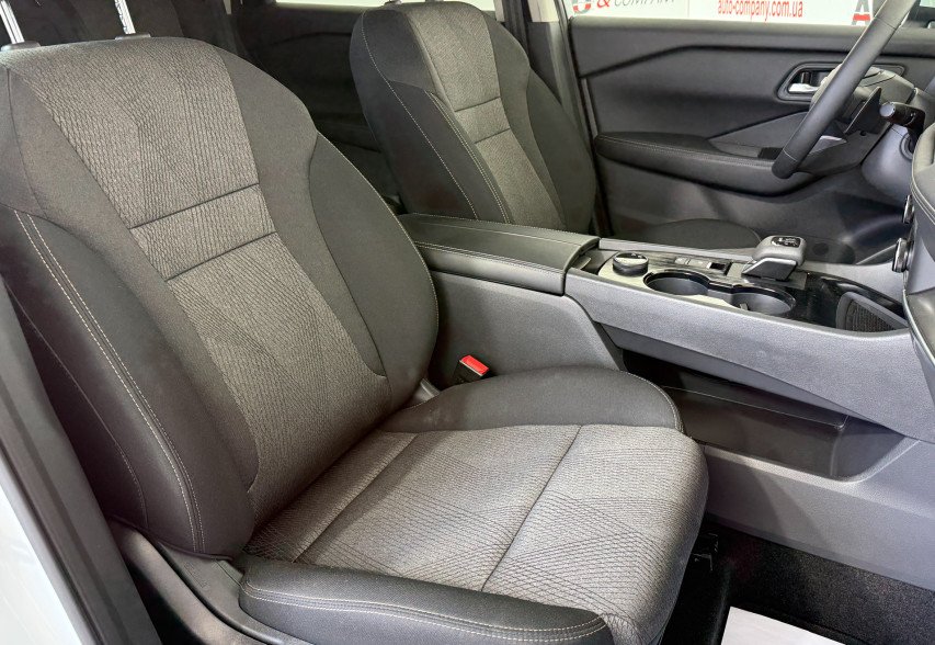 Nissan Rogue 2025 білий