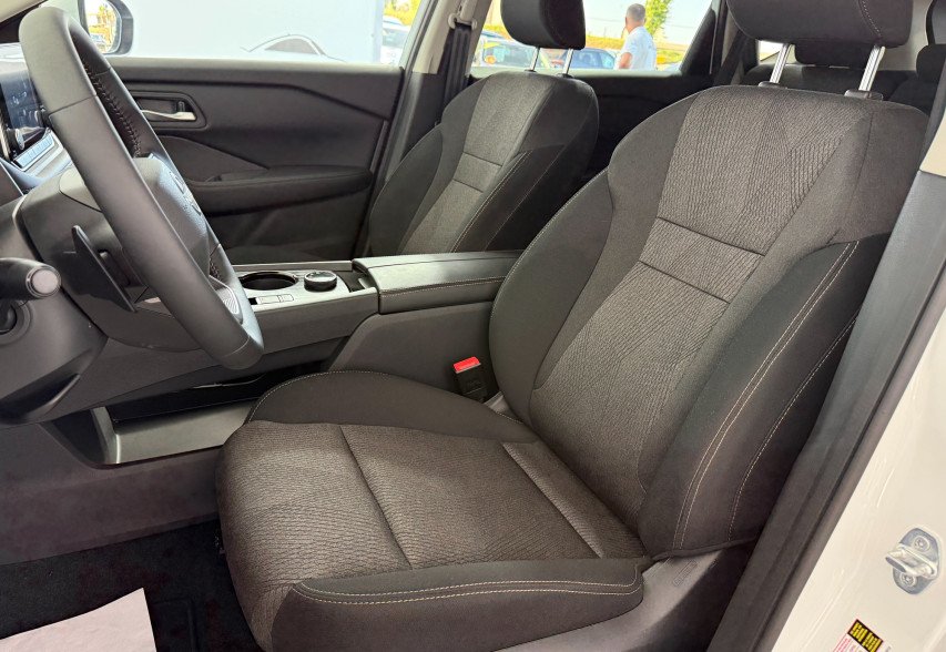 Nissan Rogue 2025 білий