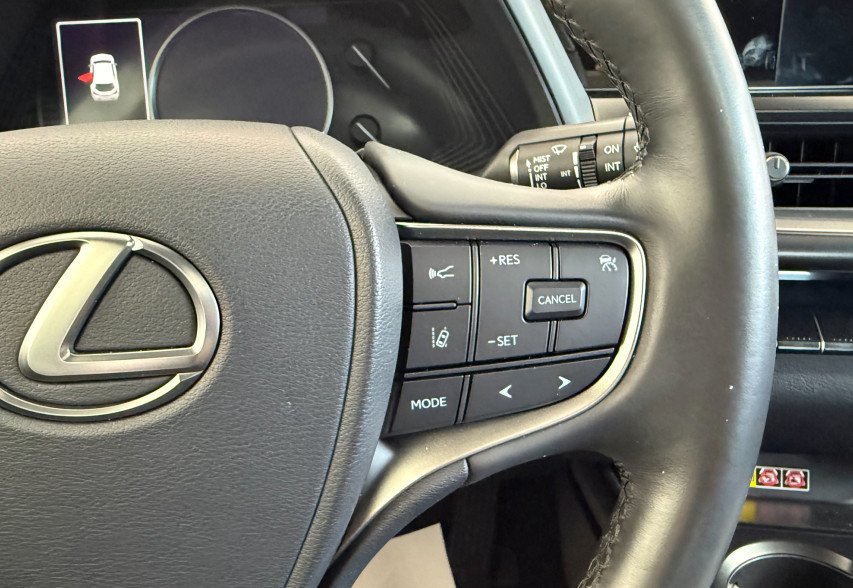 Lexus UX  2023 Синій