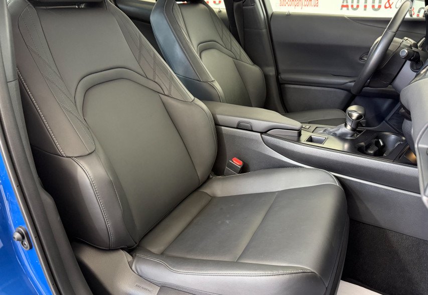 Lexus UX  2023 Синій