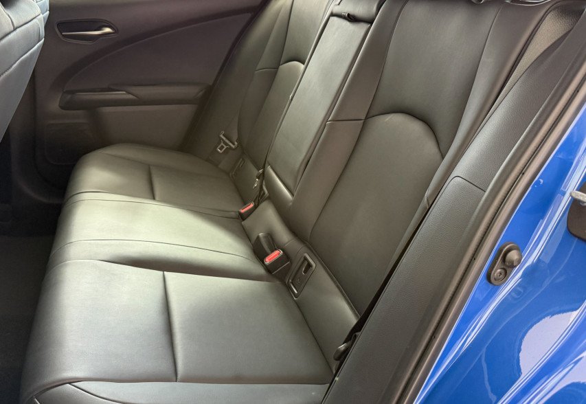 Lexus UX  2023 Синій
