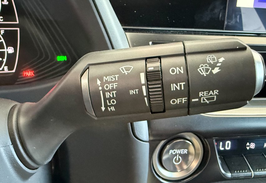 Lexus UX  2023 Синій