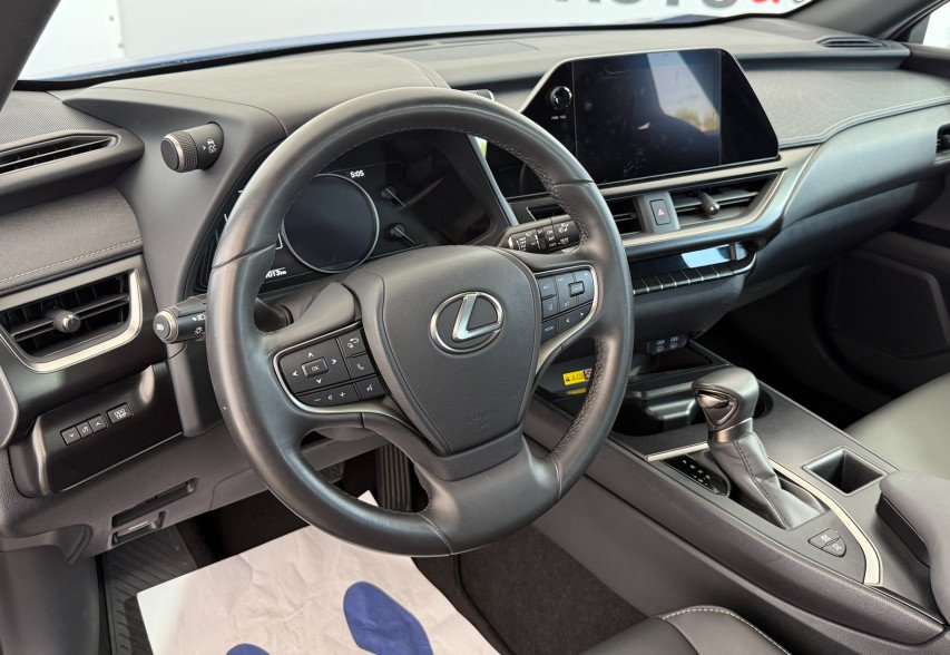 Lexus UX  2023 Синій