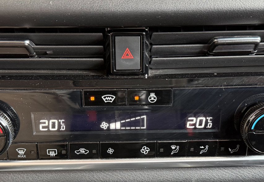 Nissan Qashqai 2022 синій