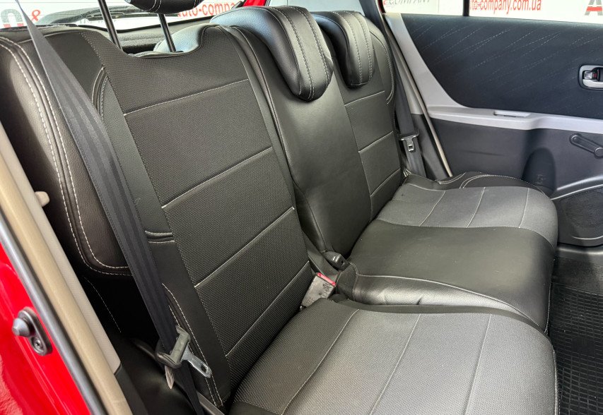 Toyota Yaris  2008 червоний