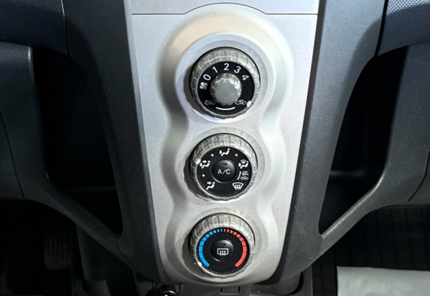 Toyota Yaris  2008 червоний