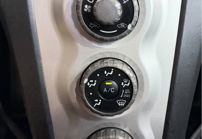 Toyota Yaris  2008 червоний