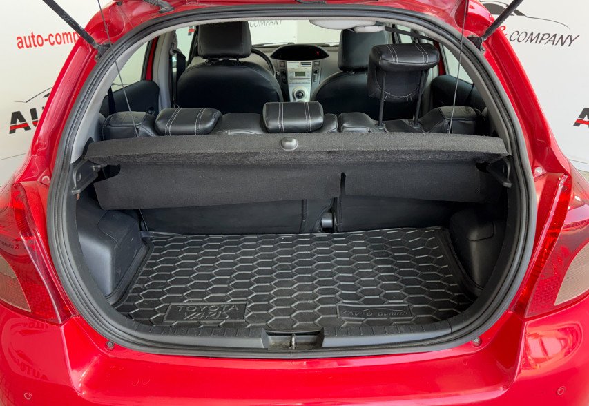 Toyota Yaris  2008 червоний