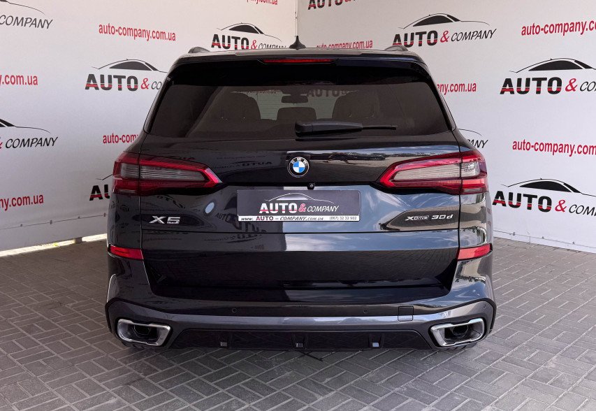 BMW X5 G05 30D 2019 чорний