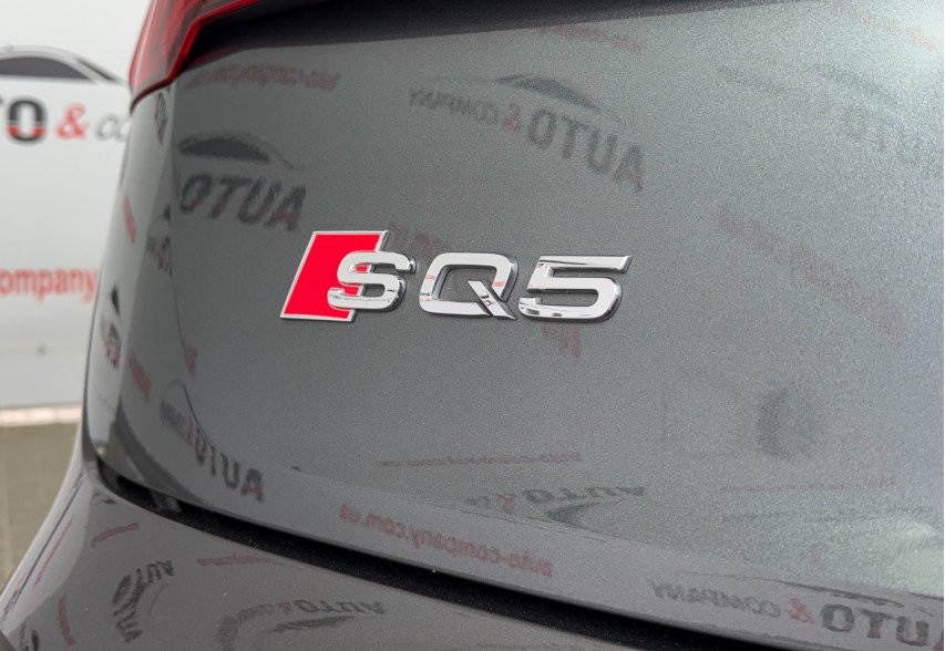 Audi SQ5 2018 сірий