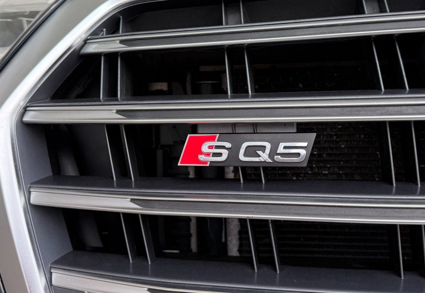 Audi SQ5 2018 сірий