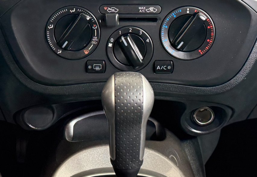 Nissan Juke 2011 Сірий