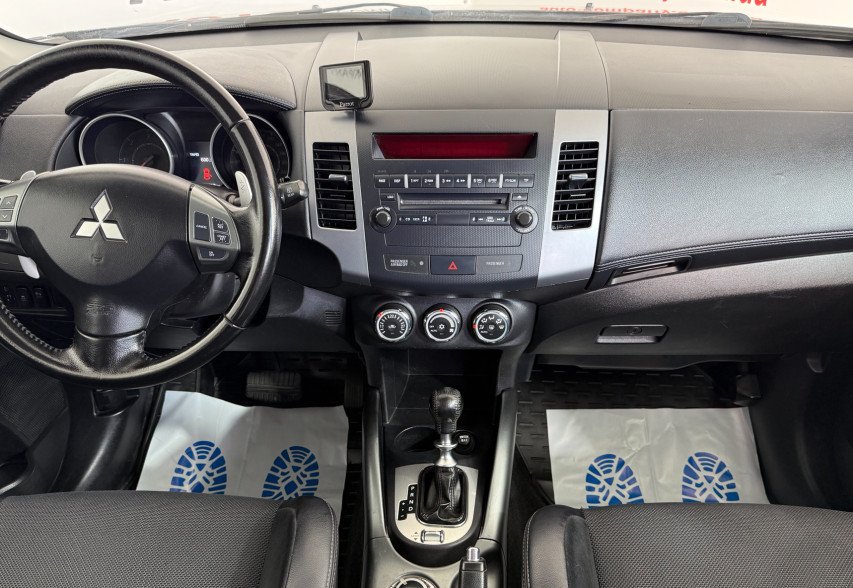 Mitsubishi Outlander 2012 Сірий