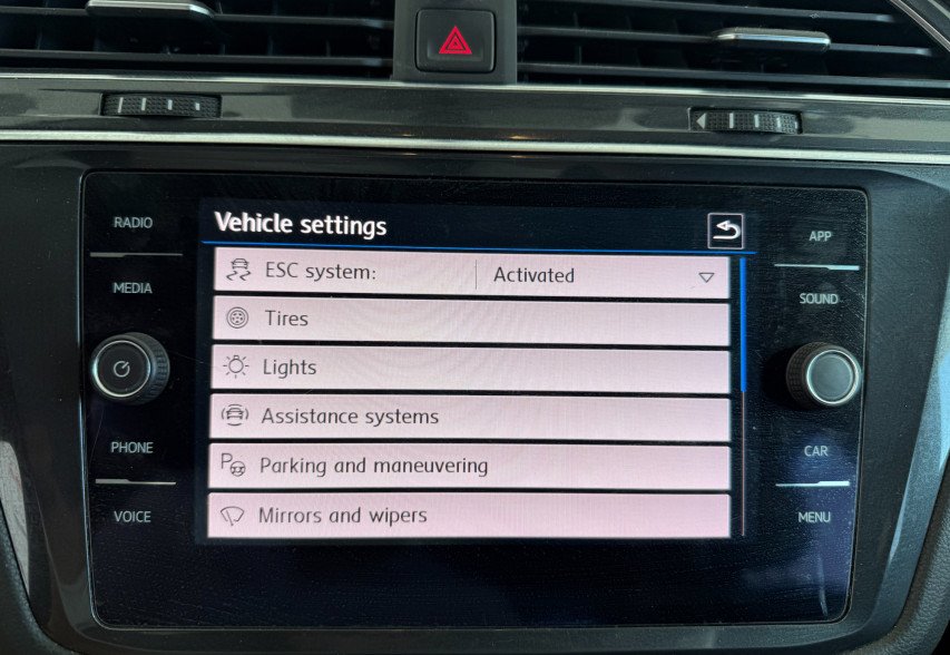 Volkswagen Tiguan 2020 чорний
