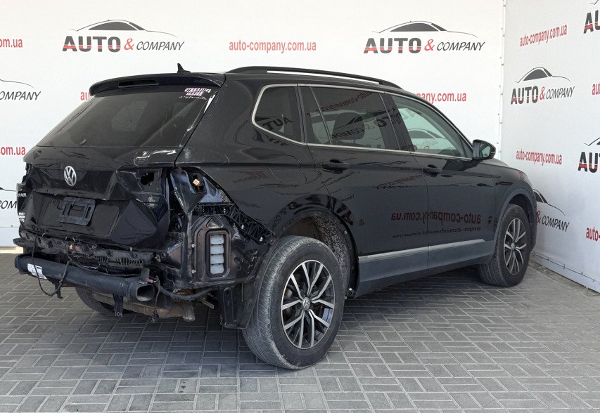 Volkswagen Tiguan 2020 чорний