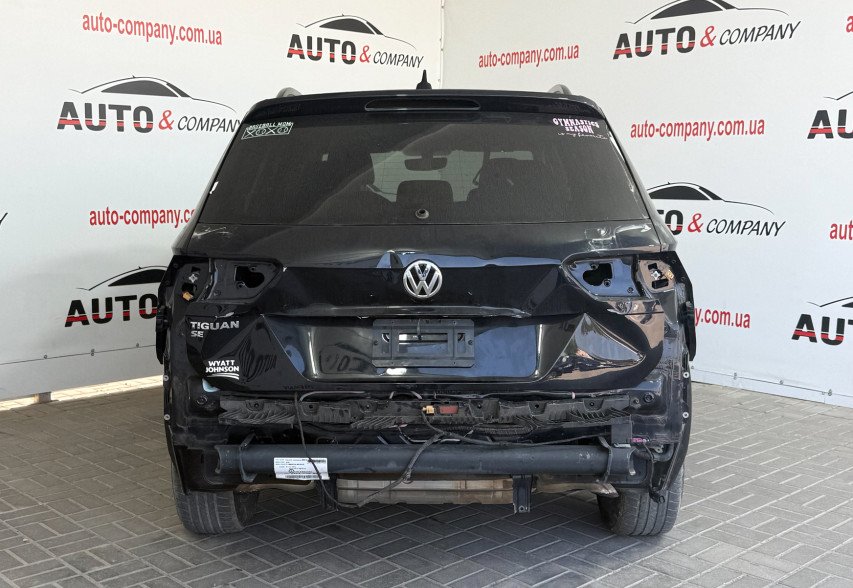 Volkswagen Tiguan 2020 чорний