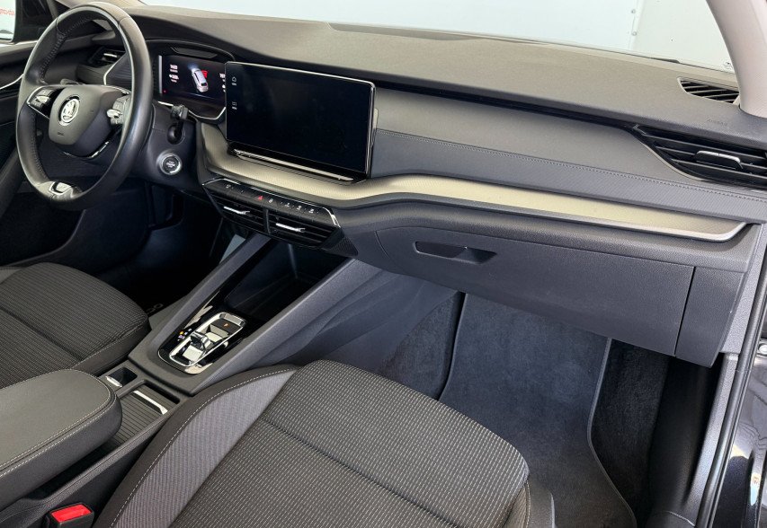 Skoda Octavia A8 2021 Чорний