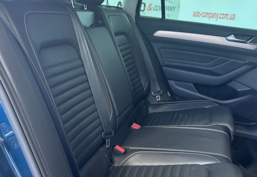 Volkswagen Passat B8 2019 Синій