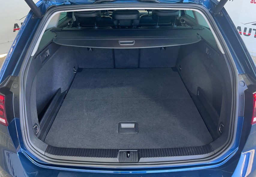 Volkswagen Passat B8 2019 Синій